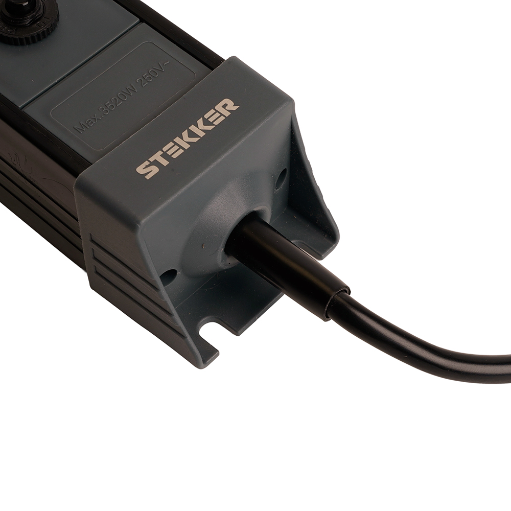 Сетевой фильтр 3-местный с/з STEKKER 3x1мм2, 5 м, 250В, 16А, серия Techno, HM22-31-05, черный