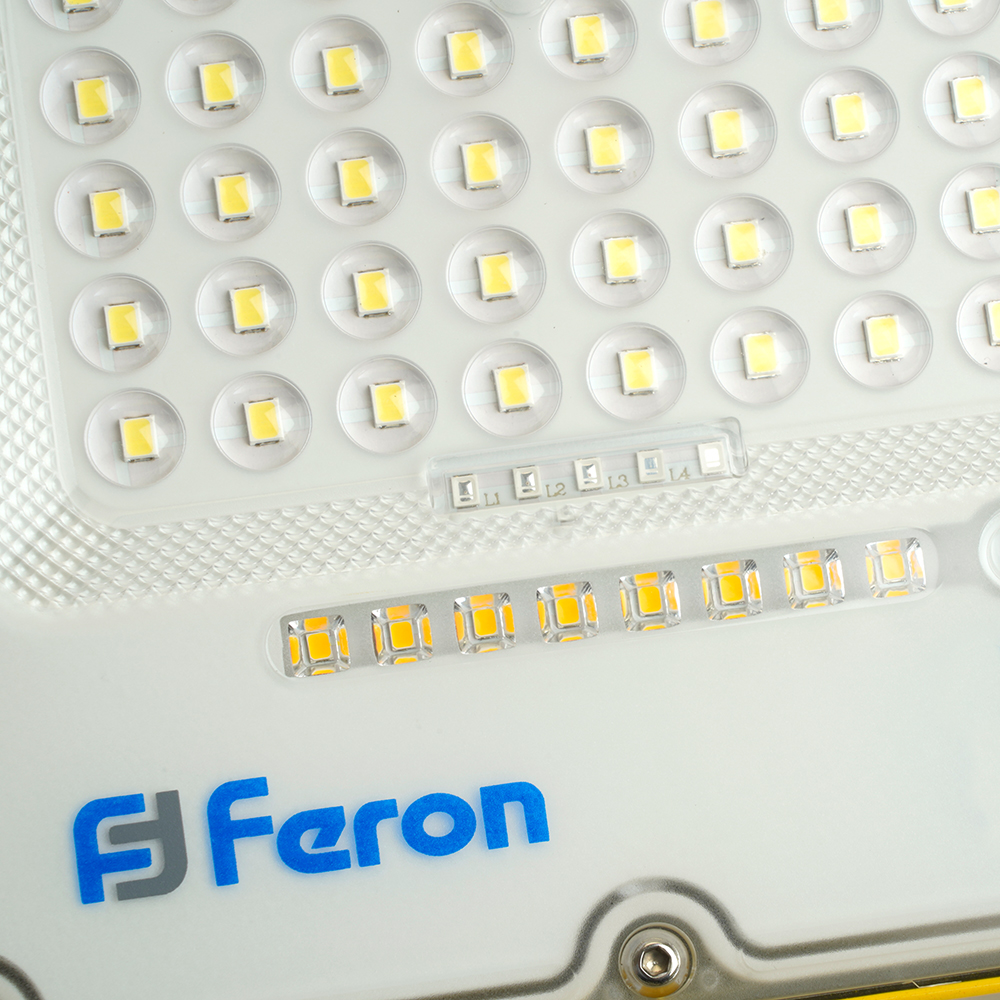 Светодиодный прожектор Feron LL-951 переносной с зарядным устройством IP66 50W 6400K