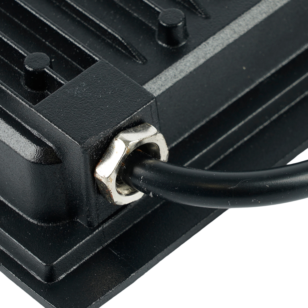 Светодиодный прожектор Feron LL-935 IP65 50W 6400K